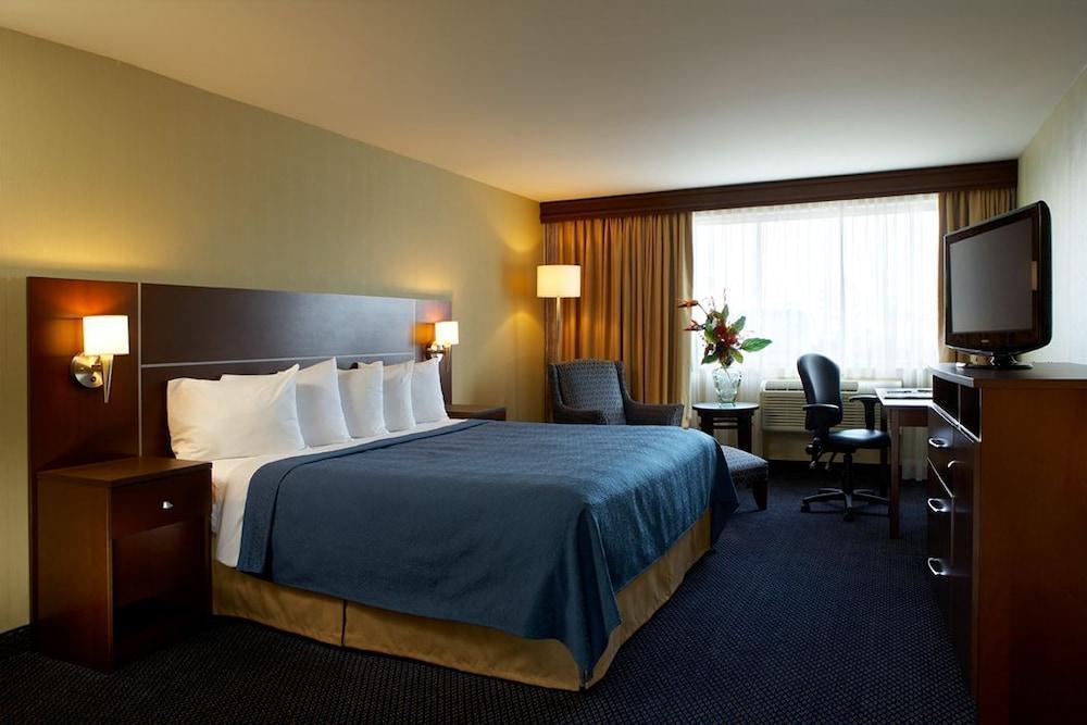 Quality Inn & Suites Brossard Esterno foto