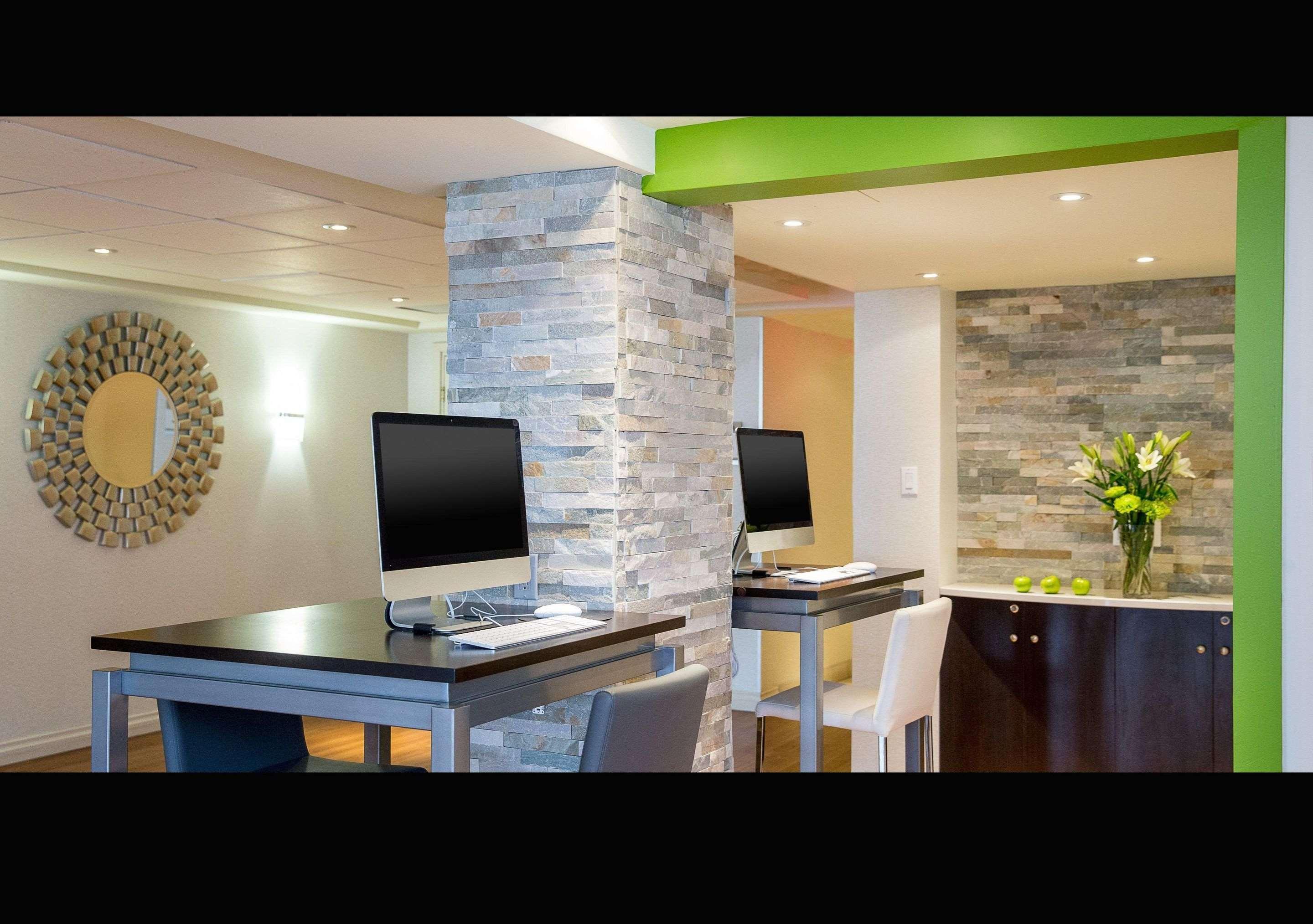 Quality Inn & Suites Brossard Esterno foto