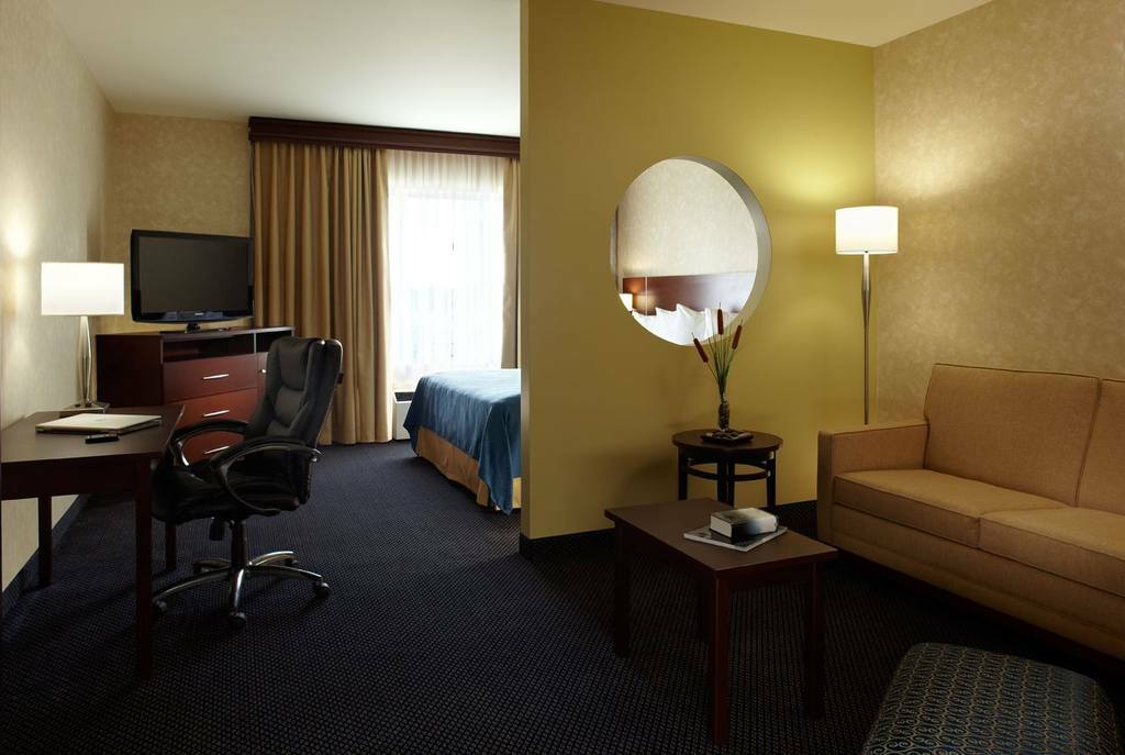 Quality Inn & Suites Brossard Esterno foto